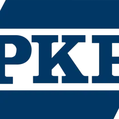 Logo PKP. Chcesz sprawdzić fundusz własności pracowniczej PKP?