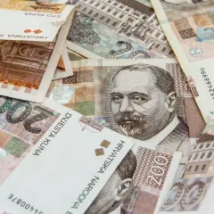 Chorwacja jaka waluta? Na zdjęciu banknoty dwustu kun, dawnej waluty Chorwacji.