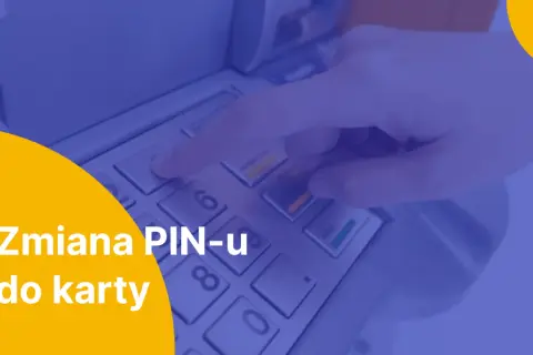 Dłoń wpisuje PIN na klawiaturze bankomatu. Dowiedz się, jak sprawdzić PIN do karty Peako.
