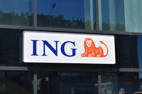 Logo ING z lwem. Szukasz informacji o tym, jakie oprocentowanie lokat ING? Sprawdź ofertę banku.