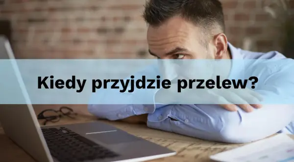 Zestresowany mężczyzna czeka na przelewy wychodzące z Santander.