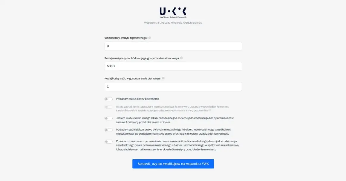 Formularz z polami do wpisania raty kredytu, dochodu, liczby osób oraz opcjami do zaznaczenia.