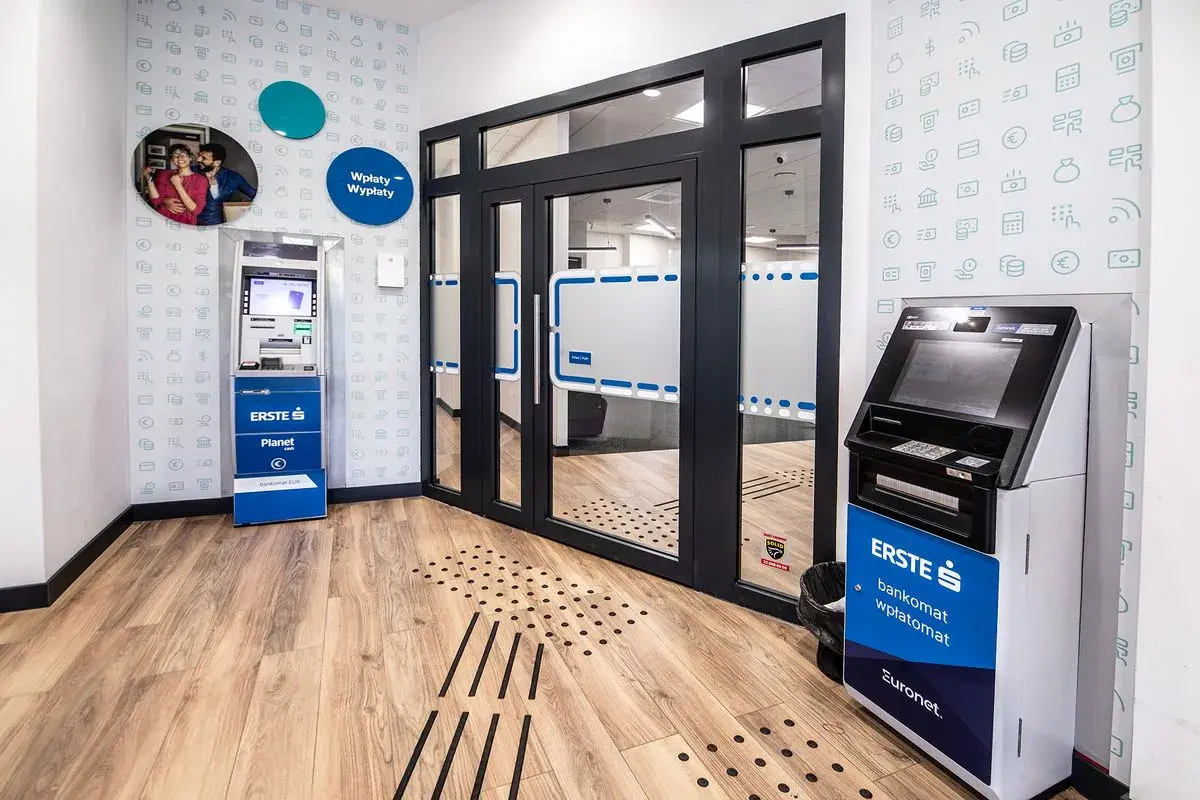 Konto Santander jako Konto Smart. Opłaty i zasady w Erste