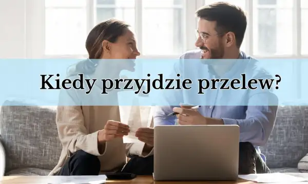 Para rozmawia o finansach, analizując rachunki i laptopa. Czekają na przelew tradycyjny.